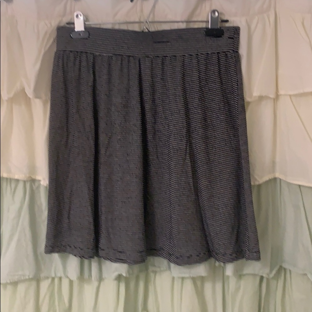 𝗮𝗻𝗻 𝘁𝗮𝘆𝗹𝗼𝗿 𝗹𝗼𝗳𝘁 𝘀𝗸𝗶𝗿𝘁, size S - Picture 2 of 5